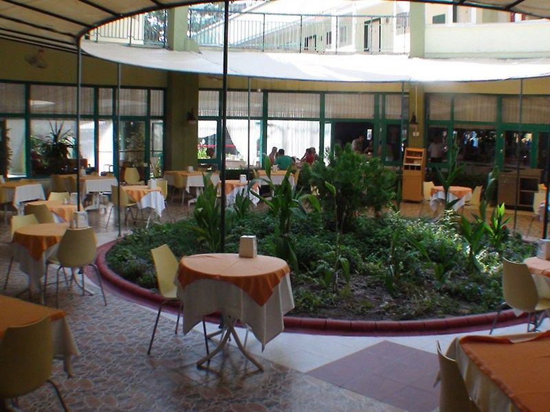 Hotell Gold Safran 4*